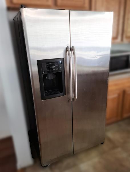 GE Refrigerator Repair in Las Vegas (GSH25JSXBSS)